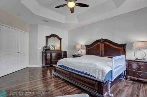 13305 32nd St, Hollywood FL 33027-3911 exterior