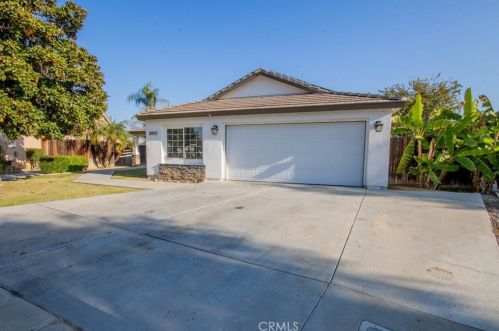 8800 Cumberland Ct, Bakersfield, CA 93312-4442
