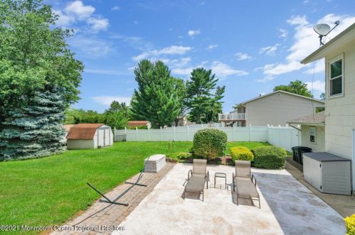 34 Wyoming Dr, Jackson Twp NJ  08527-1544 exterior