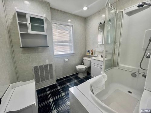 116 Hartmann Ave, Outwater NJ  07026-2259 exterior