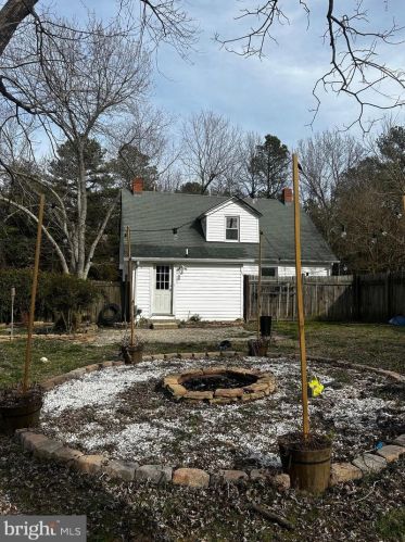 16310 Edwards Rd, Bowling Green VA  22427-2239 exterior