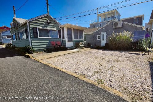 17 Channel Way, Lavallette, NJ 08735-3219