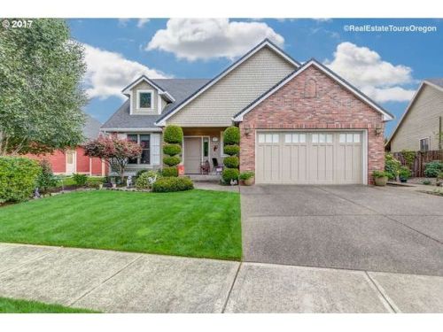 2372 Meridian Dr, Woodburn, OR 97071-7686