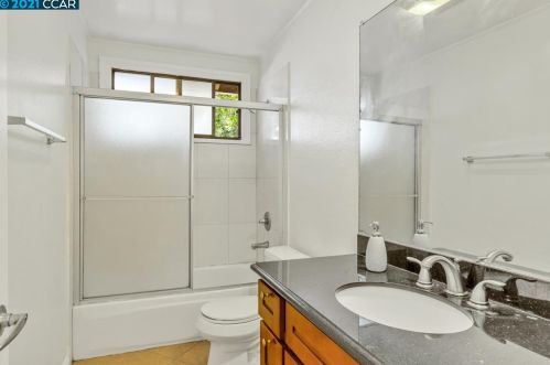 997 Hacienda Ave, San Lorenzo CA  94580-2856 exterior