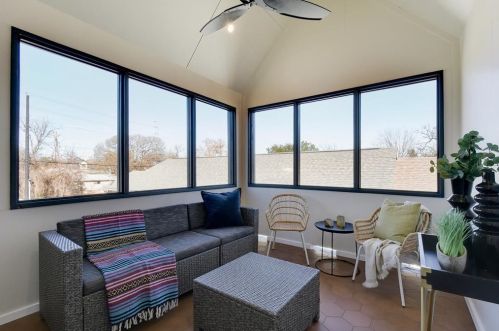 4907 Delores Ave, Austin TX 78721-2107 exterior