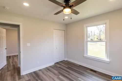 2514 Thomas Jefferson Pkwy, Bybee VA  22963-4808 exterior