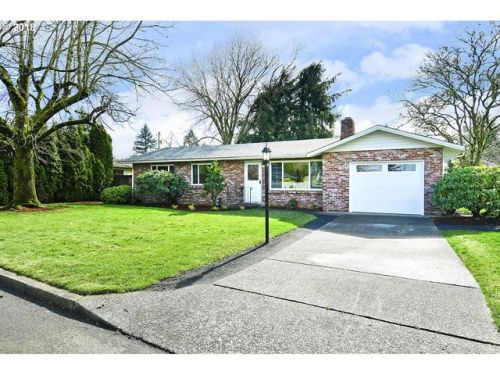 7121 Kentucky Dr, Vancouver, WA 98664-1205