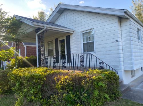 3782 Boomer Rd, Cincinnati, OH 45247-8031