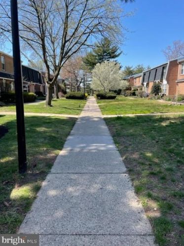 2099 Harbour Dr, Palmyra, NJ 08065-1107