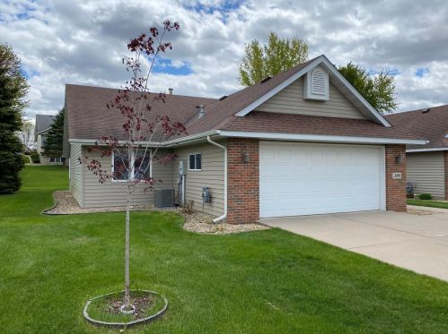104 Linden Rd, Prescott, WI 54021-1035