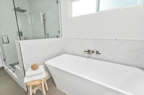 1423 15th St, Manhattan Beach CA  90266-4070 exterior