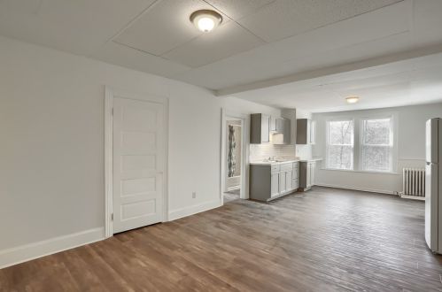 727 Beaver St, Zelienople, PA 16063-1832