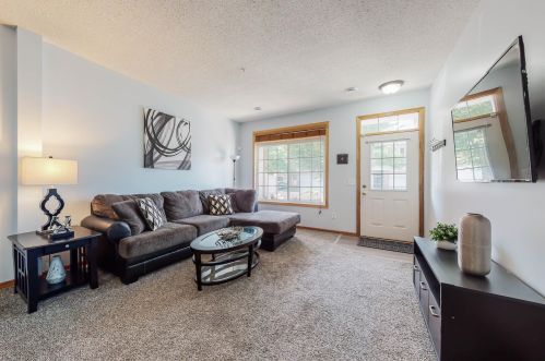 4833 Bisset Ln, South Saint Paul, MN 55076-1319
