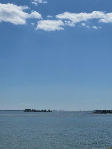 181 Melba St, Milford CT  06460-7666 exterior