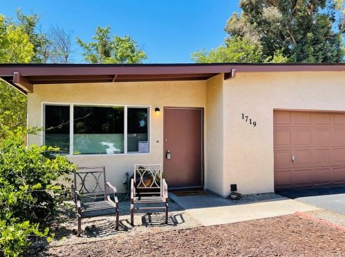 1719 Kings Dr, Lake Nacimiento, CA 93446-3628