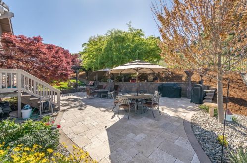 8765 Wild Iris Dr, Gilroy CA  95020-7935 exterior