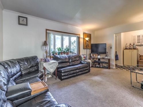 80-49 231st St, Jamaica, NY 11427-2108