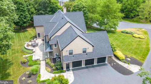 10 Devonshires Ct, Blue Bell PA  19422-2560 exterior