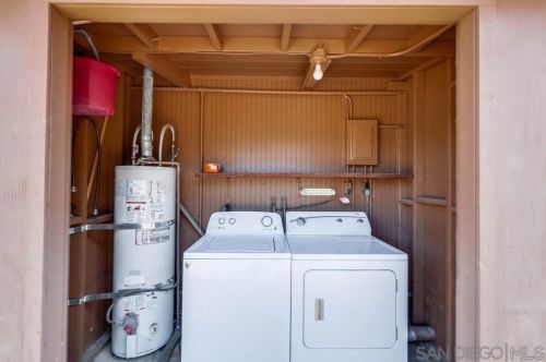 8968 Rocket Ridge Rd, Lakeside CA  92040-4925 exterior