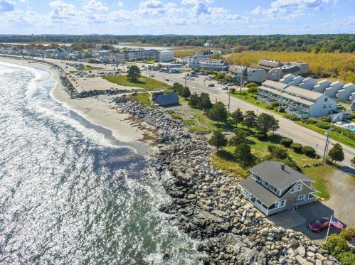 947 Ocean Blvd, Hampton, NH 03842-1444