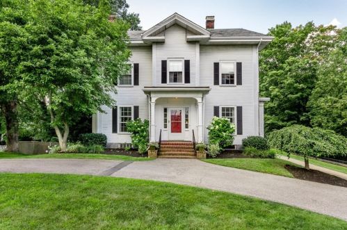 35 Front St, Weymouth, MA 02188-1604