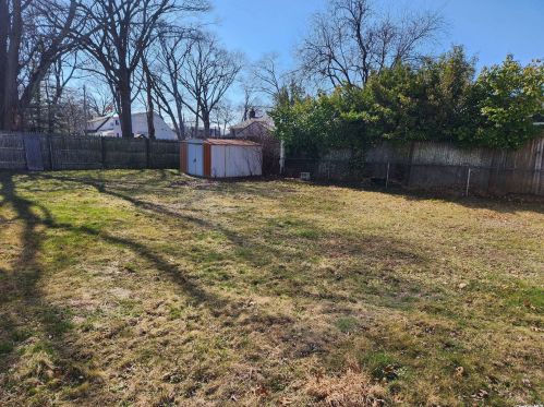 509 Hamilton Ave, North Lindenhurst, NY 11757-3422