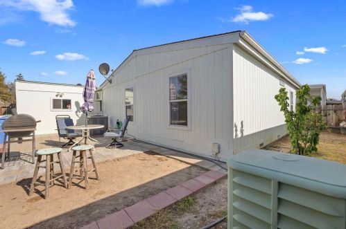 500 Tully Rd, Turlock CA  95380-5121 exterior