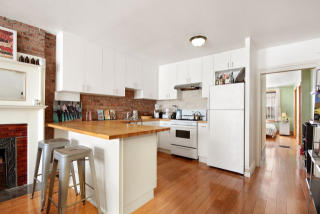 1107 Park Pl, Brooklyn, NY 11213-2601