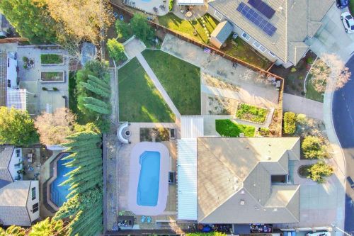 131 Feather Riv Cir, Vacaville CA 95688-8749 exterior