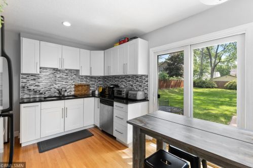 4211 Yosemite Ave, Minneapolis, MN 55416-3124