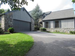 28 Deer Ford Dr, Lancaster, PA 17601-5642