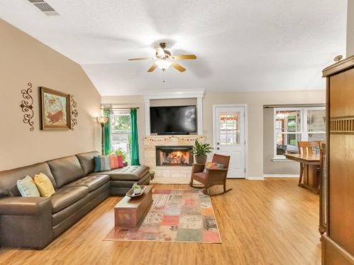 906 Garden Meadow Dr, Georgetown TX  78628-2948 exterior