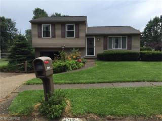 4944 Piccadilly St, Canton, OH 44706-2112