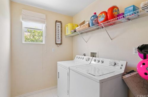 12607 Orangeblossom Ln, Riverside CA  92503-7059 exterior