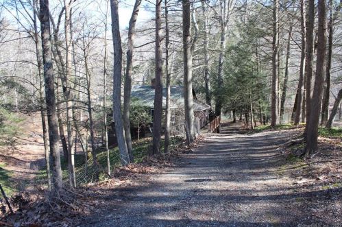 608 Kent Rd, Gaylordsville, CT 06755-1508