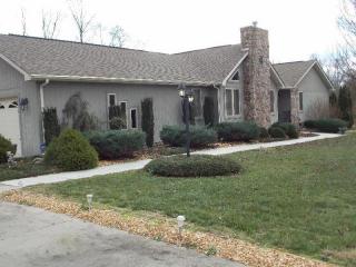 456 Hinch Mountain View Rd, Crossville, TN 38555-2914