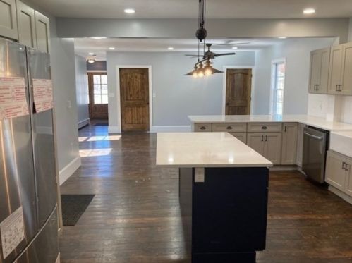 9 Elm St, Hubbardston, MA 01452-1221