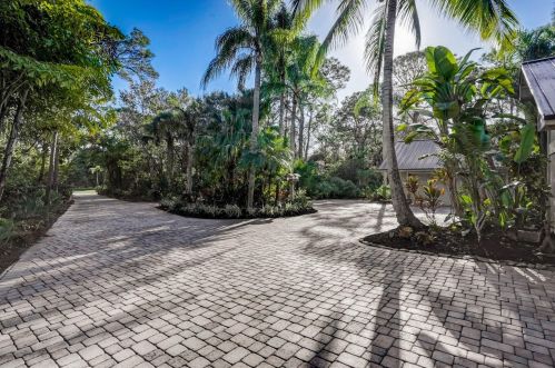 2072 Racquet Club Dr, Palm City, FL 34990-2302