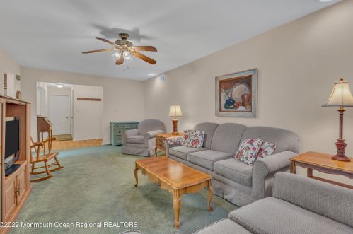 111 Mansfield Dr, Bricktown, NJ 08724-4908