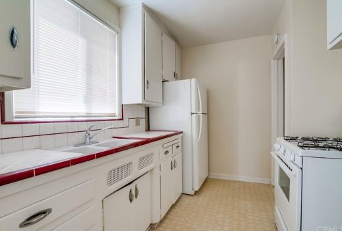 70 Roycroft Ave, Long Beach CA  90814-1822 exterior