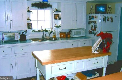 313 6th St, Laurel DE  19956-1555 exterior