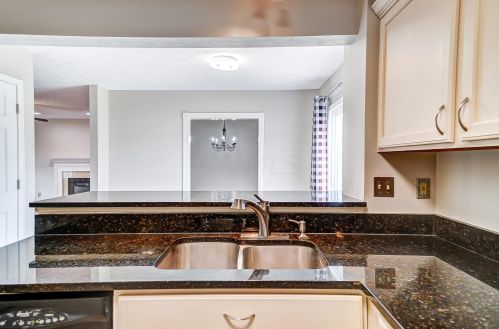 122 Wyckshire Dr, Pataskala OH  43062-7345 exterior