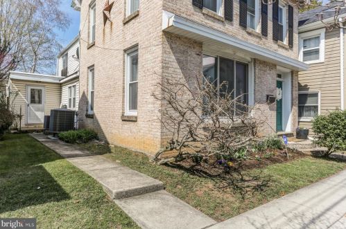 111 Baltimore Ave, Mount Holly Springs, PA 17065-1202