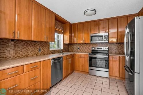 9406 Boca Gardens Pkwy, Boca Raton, FL 33496-3763