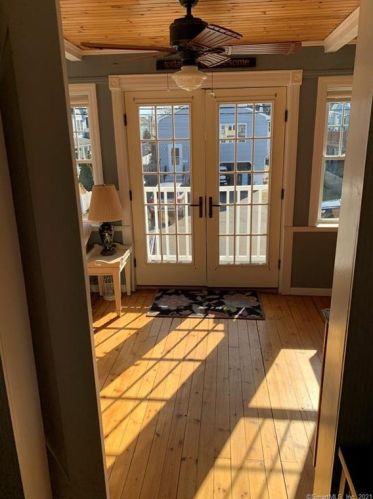 9 Grant St, Milford CT 06460-5311 exterior