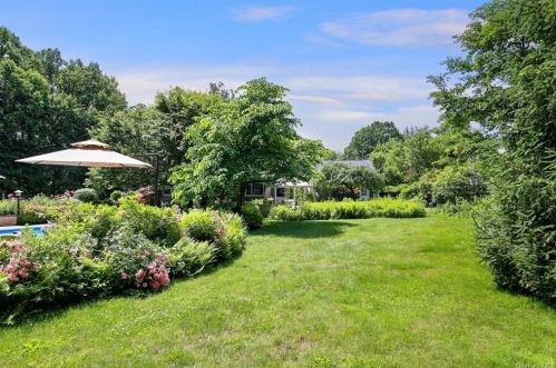 5 Augusta Pl, White Plains NY  10603-1901 exterior