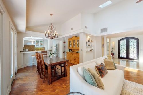 22926 Wrencrest Dr, Calabasas CA  91302-1866 exterior