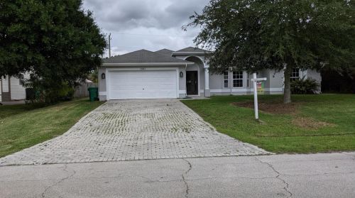 1941 Fanfare St, Fort Pierce, FL 34987-2031