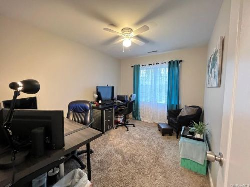 20 Dogwood Dr, Middletown NY 10940-1801 exterior