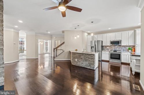 1116 Keokuk Ter, Leesburg VA 20176-6665 exterior